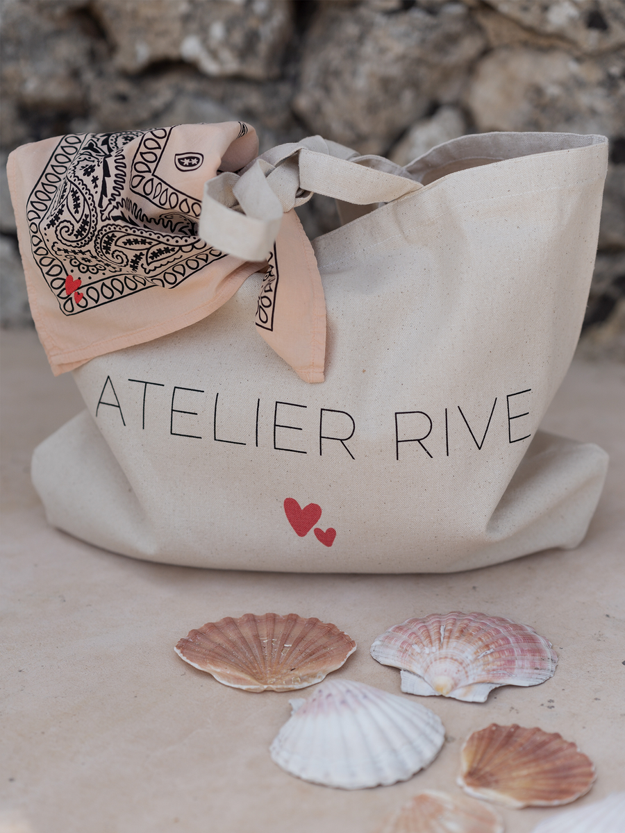 Bandana an Tasche gebunden