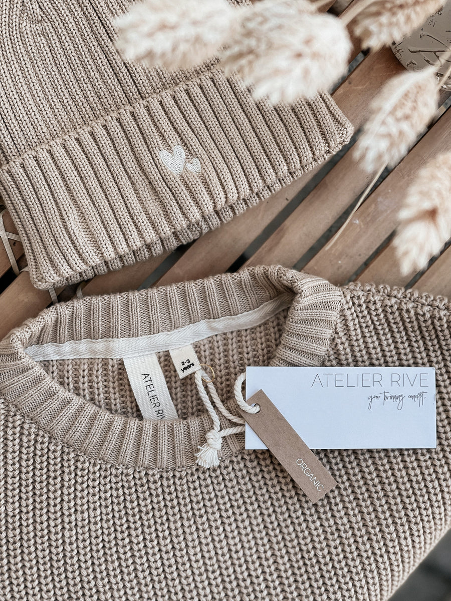 Strickpullover und Mini Beanie Partnerlook