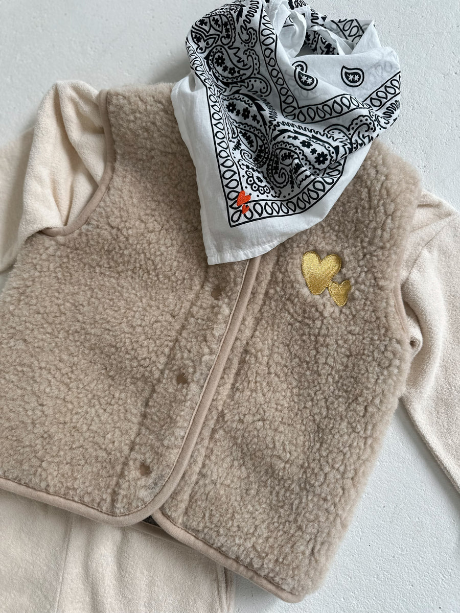 Alwero Weste Sand mit goldenem Herz Atelier Rive